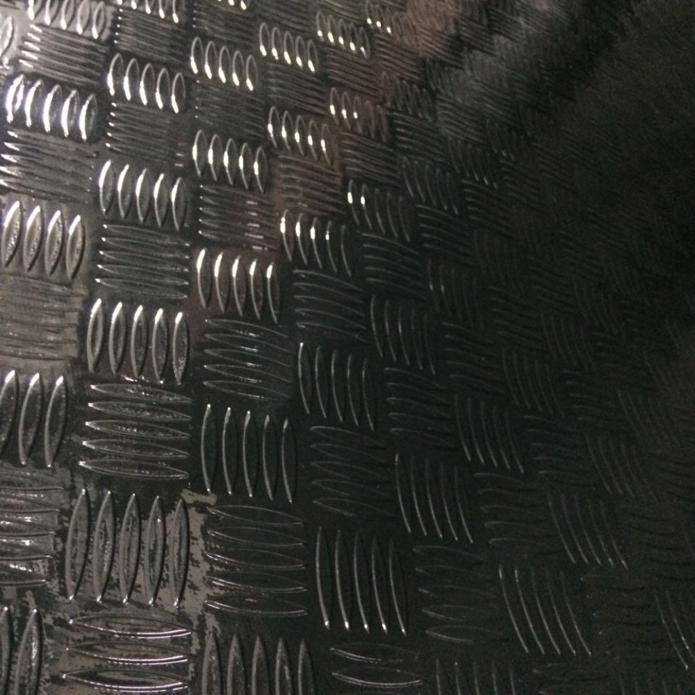 Passadeira Buss Preta Brilhosa - Foto 1 de 2