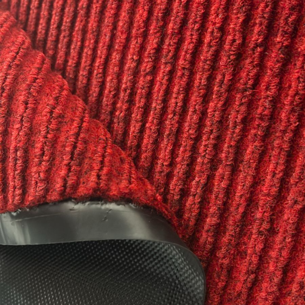 Tapete Agulhado Listrado Vermelho - Foto 3 de 3