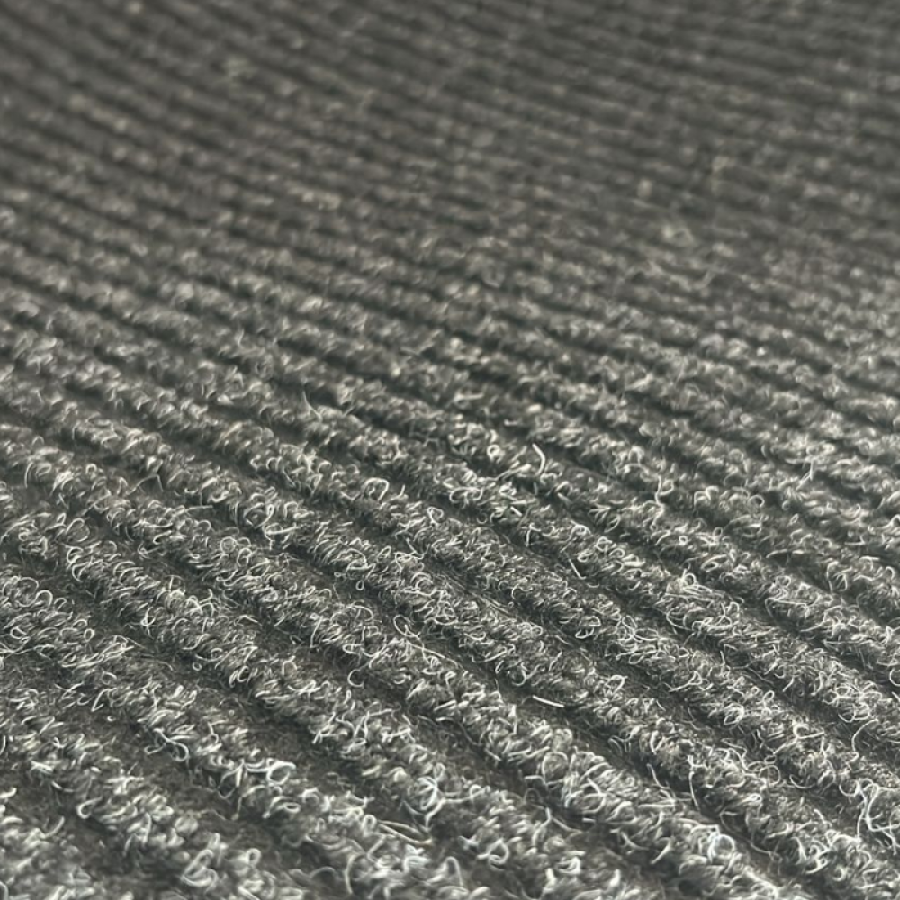 Tapete Agulhado Listrado Grafite - Foto 2 de 3