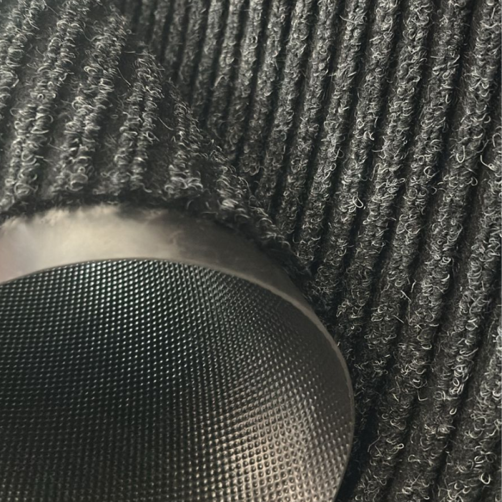 Tapete Agulhado Listrado Grafite