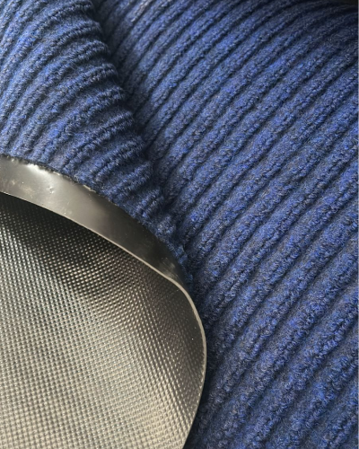 Detalhes do produto Tapete Agulhado Listrado Azul Royal