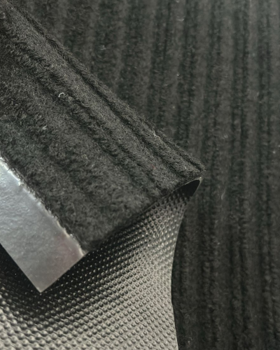 Detalhes do produto Tapete Agulhado Listrado Preto